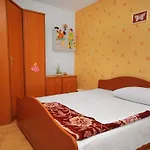 Апартаменты With A Parking Space Selce, Crikvenica - 2404 *